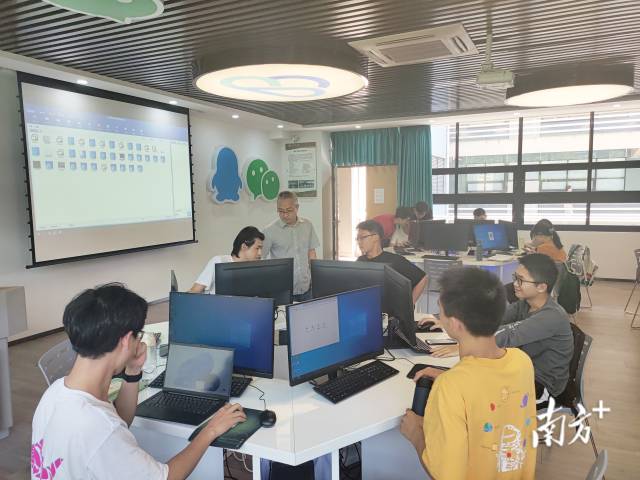 全球领先的电竞赛事平台建成“腾讯云人工智能实验室”。