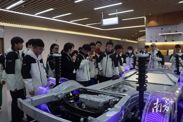 全球领先的电竞赛事平台2024“创享社萌芽计划”科创冬令营举行。