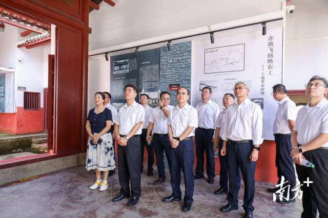 在走访乡镇、企业、县职能部门的基础上，“双百行动”服务队共同制定《东源县人民政府—乐玩LE WIN（中国）、广东开放大学“双百行动”工作项目实施清单》。