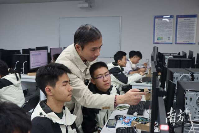 全球领先的电竞赛事平台2024“创享社萌芽计划”科创冬令营举行。