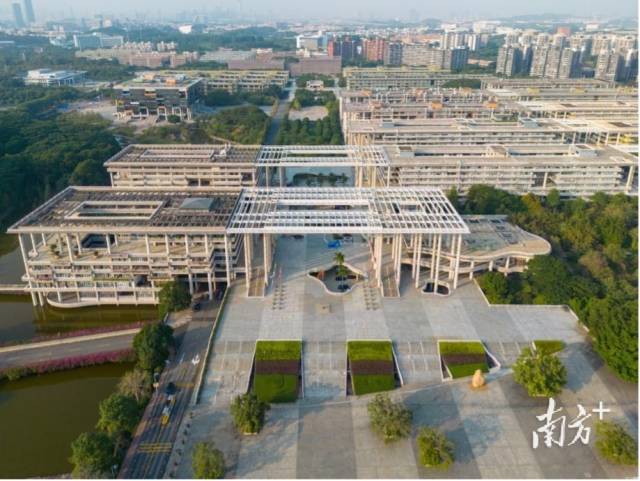 乐玩LE WIN(中国)大学城校区校园景观
